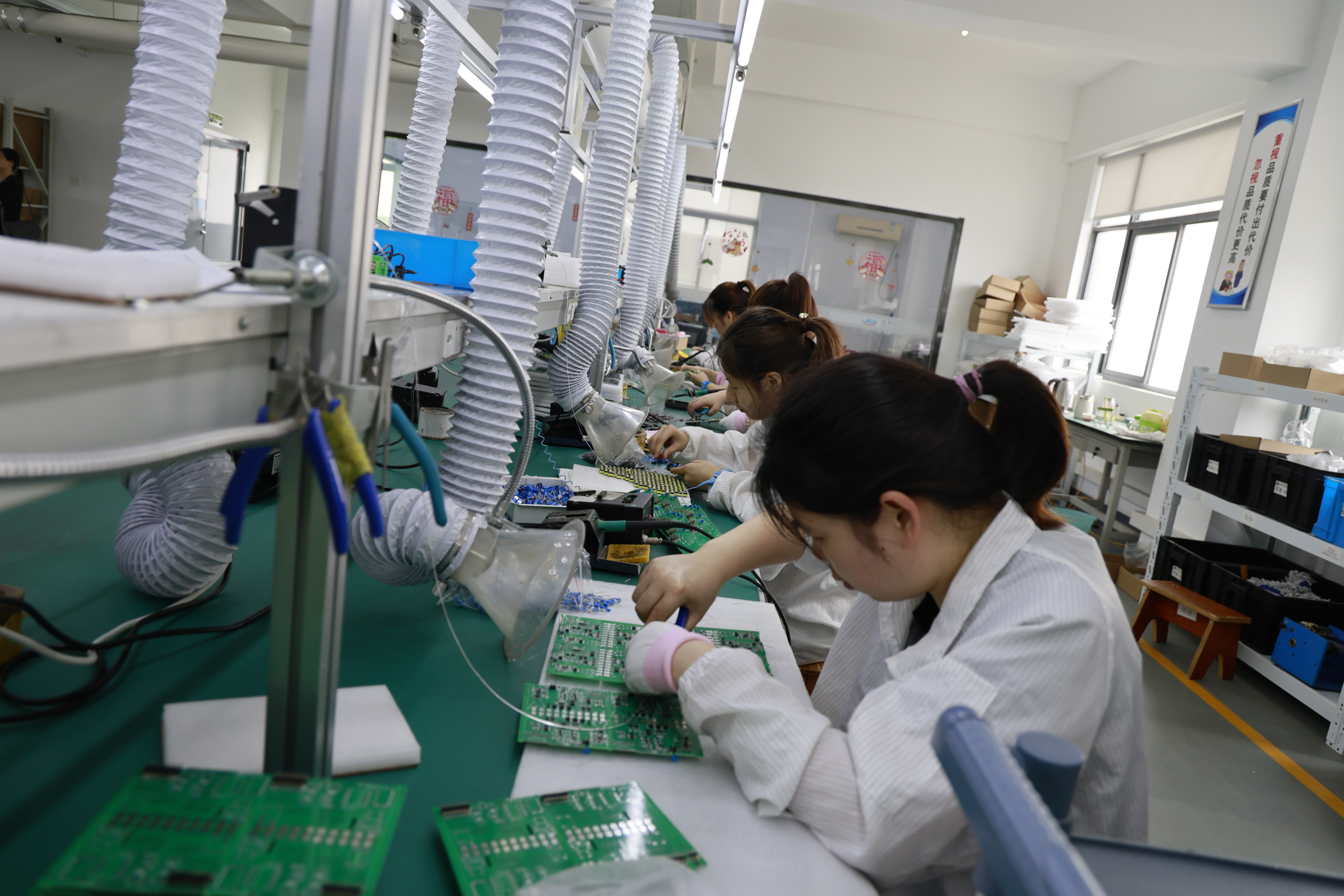 宜興佳測生產(chǎn)車間